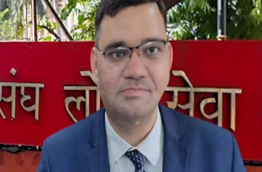 सिस्टम से तंग आकर दिया इस्तीफा: युवा IAS रिंकू सिंह राही का बड़ा कदम, प्रशासनिक महकमे में मचा हड़कंप