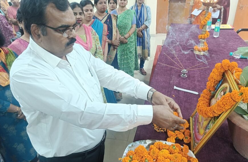 महावीर जयंती पर गूंजा अहिंसा का संदेश: छात्राओं ने बढ़ाया जोश, समारोह में उमड़ा जनसैलाब