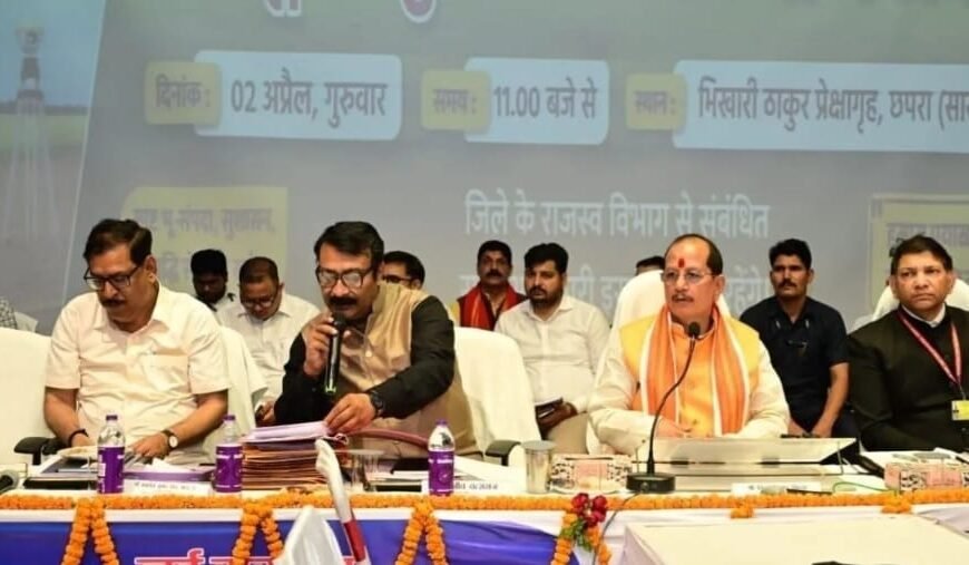 जनसंवाद मंच पर फूटा दर्द: ‘न्याय नहीं मिला तो कर लूंगा आत्महत्या’, जवान की पुकार से हिला प्रशासन