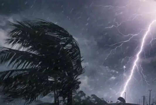 बिहार में आग उगलता आसमान&hellip;