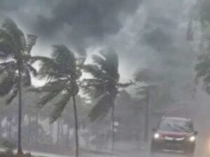 आसमान से आफत—तूफान, ओले और 70 किमी/घंटा हवाओं&hellip;