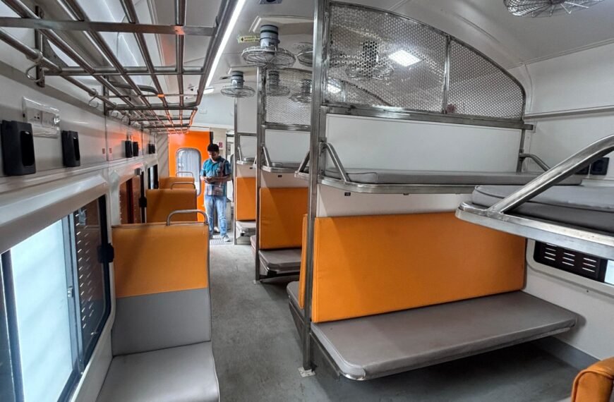 रेलवे का बड़ा बदलाव, अमृत भारत एक्सप्रेस में अब मिलेंगे मॉडर्न कोच और हाईटेक टॉयलेट