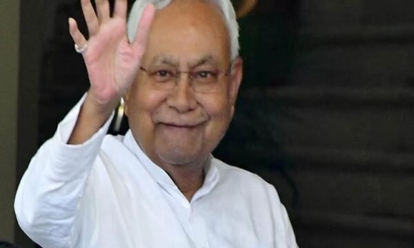 दिल्ली कूच के साथ सियासी भूचाल: नीतीश का&hellip;