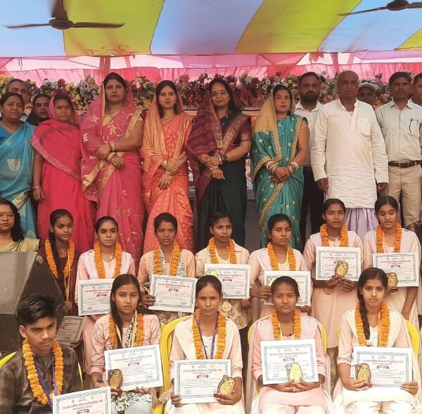 प्रतिभा का महाकुंभ: टॉपर्स पर फूलों की बारिश,&hellip;