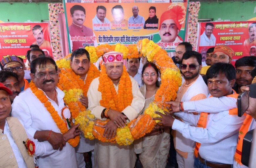 प्रयागराज में बारी समाज का महाकुंभ: एकता के नारों से गूंजा शहर, दिग्गजों की मौजूदगी में समाज ने दिखाई ताकत