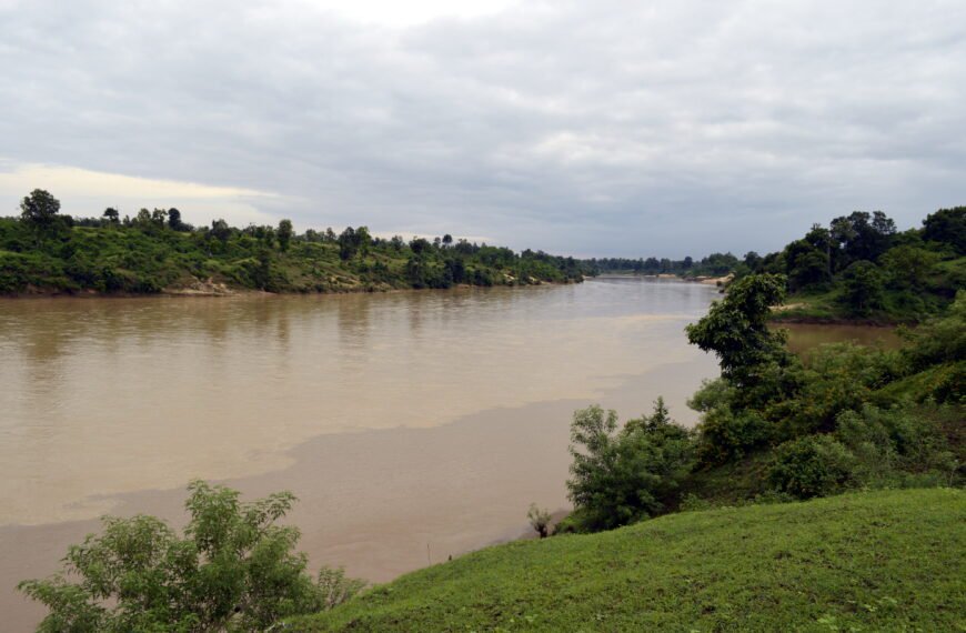 सूख गई जीवनदायिनी: अप्रैल में ही बेपानी हुई सोना नदी, अस्तित्व पर गहराया संकट