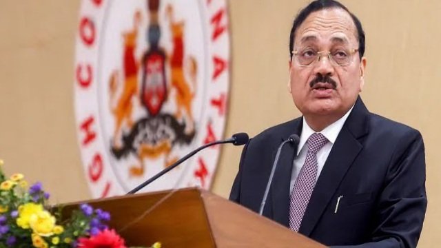 तबादलों पर सुप्रीम कोट की मुहर: बंगाल चुनाव में ECI को खुली छूट, भरोसे के संकट पर कड़ी टिप्पणी