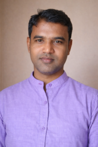 हाथों में जान लेकर