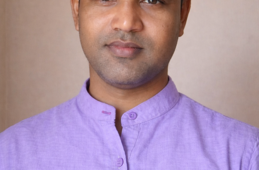 हाथों में जान लेकर