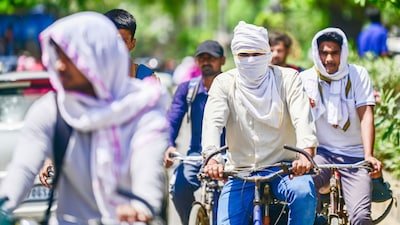 दिल्ली में गर्मी का कहर, 43°C तक पहुंच सकता है तापमान, IMD ने ‘येलो अलर्ट’ जारी किया