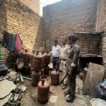 समस्तीपुर में गैस एजेंसी के ठिकाने से भारी मात्रा में सिलेंडर बरामद, प्रशासन का कड़ा रुख