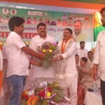 बक्सर की सियासत में RJD को बड़ा झटका: JDU में शामिल हुए पूर्व मुखिया, दर्जनों समर्थकों संग बदली राजनीतिक पारी