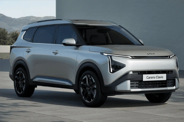 अलविदा पेट्रोल-डीजल: 7-सीटर इलेक्ट्रिक कारों का धमाका, अब बड़ी फैमिली भी चलेगी EV पर