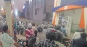 गोरखपुर में पेट्रोल-डीजल संकट गहराया: पंप सूखे, 2-4&hellip;