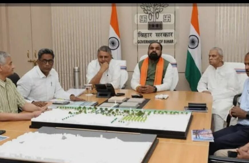 पहली कैबिनेट में बड़े फैसलों की बारिश: सैटेलाइट टाउनशिप, महिला पुलिस को स्कूटी और 680 करोड़ का धार्मिक कॉरिडोर