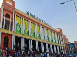नई दिल्ली स्टेशन पर ‘नो टिकट, नो एंट्री’:&hellip;