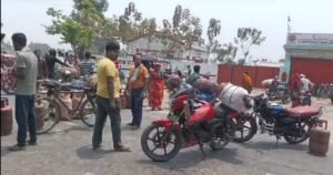 गैस के लिए तड़पते लोग: भीषण गर्मी में&hellip;