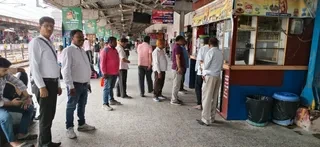 मुजफ्फरपुर स्टेशन पर फायर अलर्ट: आग की घटना के बाद रेलवे का बड़ा एक्शन, स्टाल संचालकों पर कसी नकेल