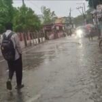 झमाझम बारिश से मिली राहत: लेकिन खुल गई नगर निगम की पोल, बिहारशरीफ की सड़कों पर घुटनों तक पानी
