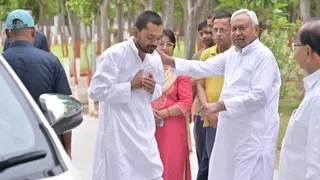 चंपारण से सद्भाव की सियासी दस्तक: निशांत कुमार की एंट्री ने बढ़ाई हलचल, पिता के रास्ते पर बढ़े कदम