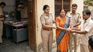 3200 की घूस लेते रंगे हाथ दबोची गई सुपरवाइजर: नगरनौसा में निगरानी का बड़ा एक्शन, मचा हड़कंप