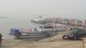 गंगा पर थमी जिंदगी: मनिहारी–साहिबगंज फेरी सेवा बंद&hellip;
