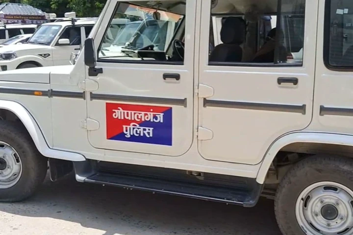 फिर लगा दाग खाकी पर, विधायक के बॉडीगार्ड समेत दो सिपाही 300 लीटर शराब के साथ गिरफ्तार