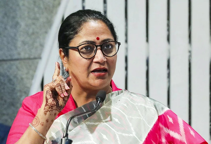 दिल्ली में बड़ा बदलाव! हफ्ते में दो दिन ‘वर्क फ्रॉम होम’, पेट्रोल कटौती और नो-व्हीकल डे लागू करने की तैयारी
