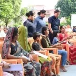 जनता दर्शन में दिखा योगी का सख्त और संवेदनशील चेहरा: बीमार बच्चों को दिलाया भरोसा, भू-माफियाओं पर कार्रवाई के आदेश