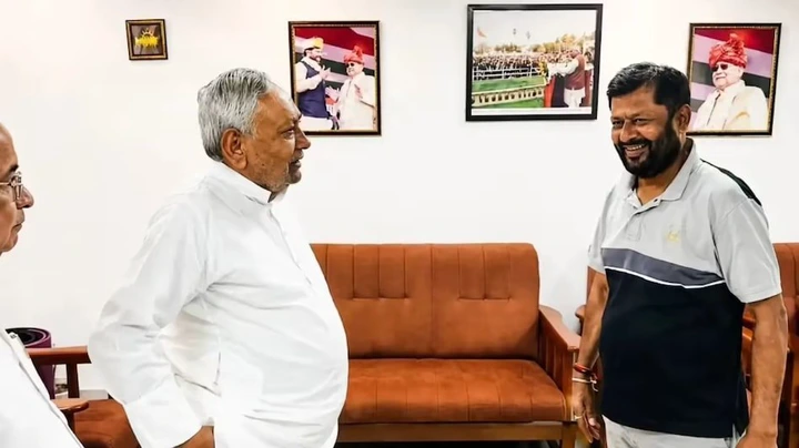 जेडीयू में राजपूत राजनीति की जंग तेज, आनंद मोहन के खिलाफ संजय सिंह को मिला नीतीश का खुला समर्थन