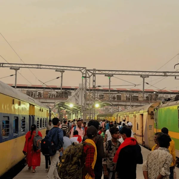 भीषण गर्मी में गया जंक्शन पर यात्री बेहाल,&hellip;