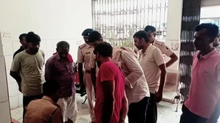 एयरपोर्ट कैंप में रसोइए की रहस्यमयी मौत से सनसनी: एंबुलेंस में मिला शव, परिजनों ने जताई हत्या की आशंका