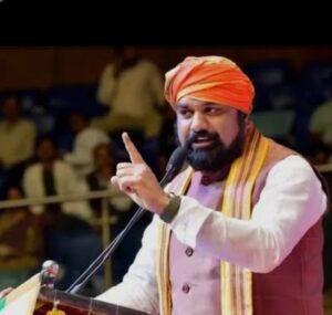 मां को एक बंगला, बेटे को दूसरा चाहिए:&hellip;