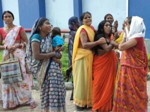 मौत बनकर टूट पड़ा सूखा इमली का पेड़:&hellip;