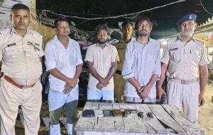वैनी पुलिस का बड़ा एक्शन: हथियारों के साथ&hellip;