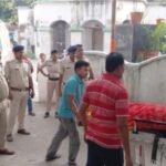 देवघर से लौट रहे श्रद्धालुओं पर टूटा मौत का कहर: बख्तियारपुर फोरलेन पर पेड़ से टकराई बोलेरो, मां-बेटे की मौत, 8 घायल