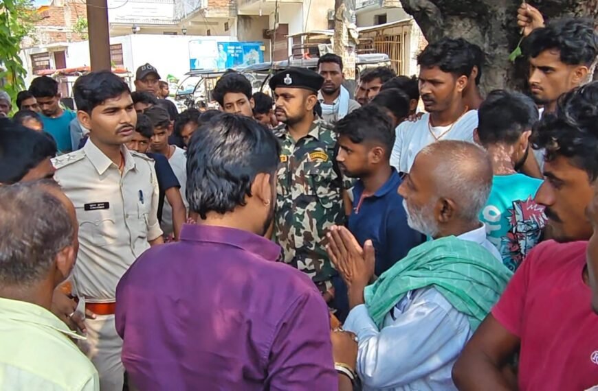 रहस्यमय ढंग से लापता हुए युवक को लेकर फूटा जनाक्रोश, सड़क जाम कर ग्रामीणों ने जलाए टायर