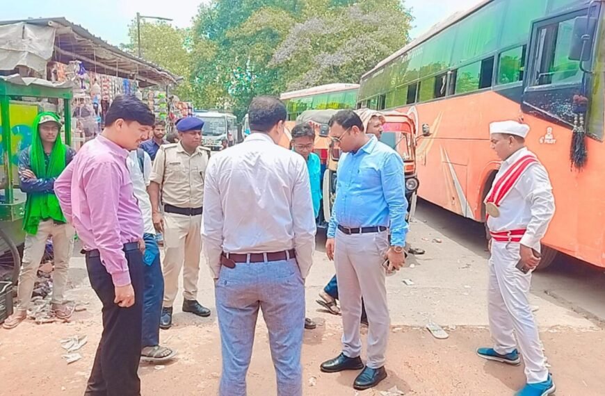 अतिक्रमण पर प्रशासन का बड़ा एक्शन: बस स्टैंड से ताजपुर रोड तक चला निरीक्षण अभियान, ROB निर्माण की भी हुई सख्त समीक्षा