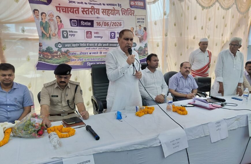 जनता की चौखट पर पहुंचा प्रशासन: डीएम-एसपी ने खानपुर शिविर में सुनी फरियादें, मौके पर बांटे प्रमाण पत्र और कार्ड