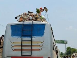 हाईवोल्टेज तार बना मौत का जाल: स्लीपर बस&hellip;