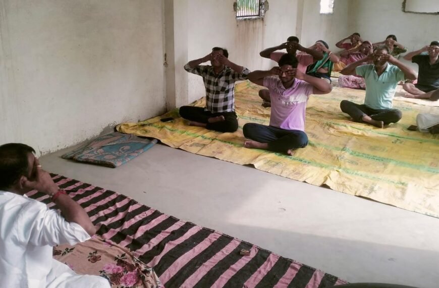 योग से निरोगी जीवन का मंत्र: गुरुकुल संस्कार विद्यालय में उमड़ा जनसैलाब, विशेषज्ञों ने बताए स्वास्थ्य के राज