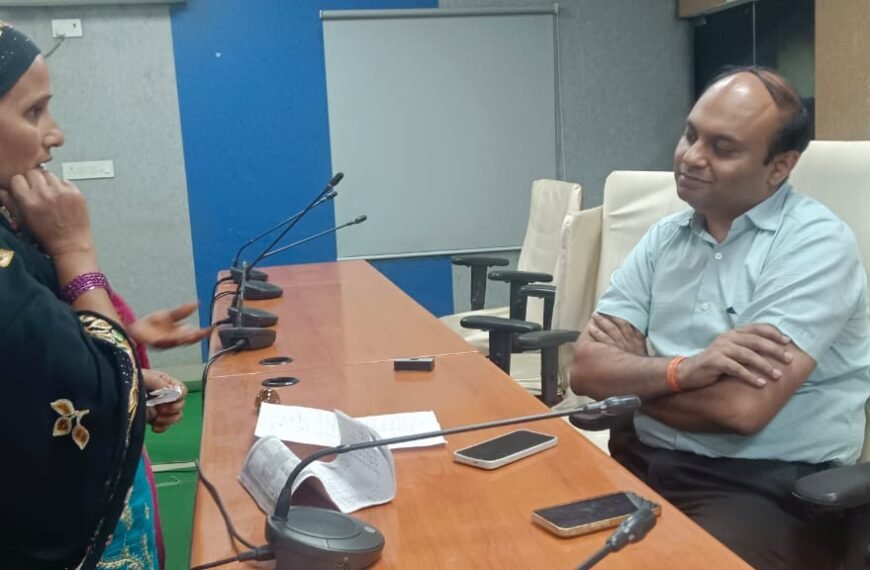जनता दरबार में उमड़ा समस्याओं का सैलाब: डीएम ने अधिकारियों को दिया सख्त निर्देश, कहा- हर शिकायत का हो त्वरित समाधान