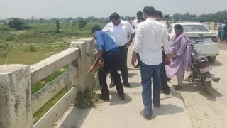 उद्घाटन से पहले ही दरका करोड़ों का चंदवारा पुल: पिलरों से झड़ रहा कंक्रीट, बाहर निकले सरिए, हाईलेवल जांच से मचा हड़कंप