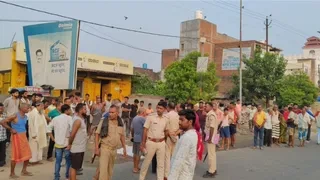 दुकान खोलने निकले मिठाई व्यवसायी की ट्रक की चपेट में आने से मौत, परिवार में मचा कोहराम