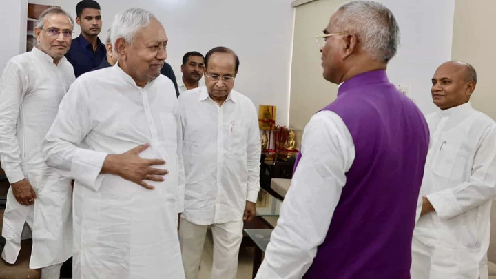नीतीश-RCP की मुलाकात से सियासी…