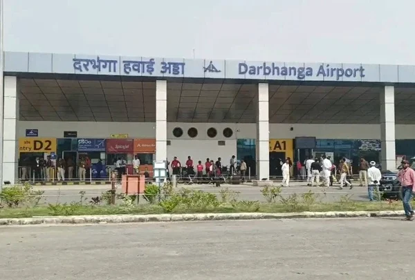 दरभंगा एयरपोर्ट पर टला बड़ा विमान हादसा: लैंडिंग&hellip;