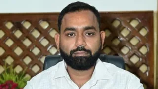 हनुमान शुगर मिल की जमीन के नाम पर सरकारी भूमि का खेल: डीएम का बड़ा एक्शन, तीन कर्मी हटे, खरीदारों पर FIR की तैयारी