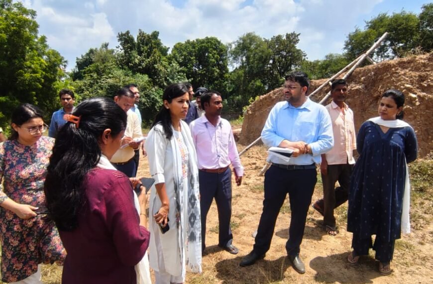 इतिहास के गर्भ से निकला अनमोल खजाना: तिलाधक विश्वविद्यालय में मिले दुर्लभ अवशेष, डीएम ने संरक्षण के दिए सख्त निर्देश