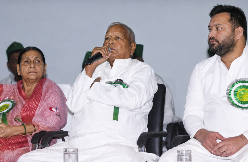 30वें स्थापना दिवस पर लालू का खुला हमला: लोकतंत्र संकट में, संविधान बचाने को आगे आए जनता