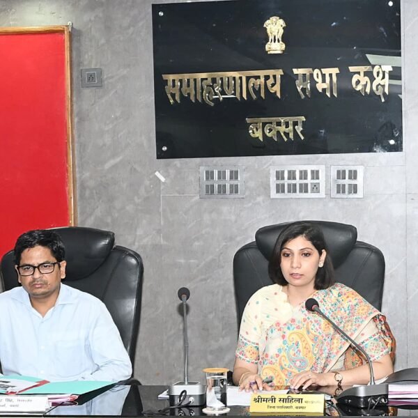 जनता दरबार में गूंजीं 42 शिकायतें: डीएम ने&hellip;